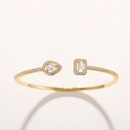 Bracelet ouvert incrusté de Zircon