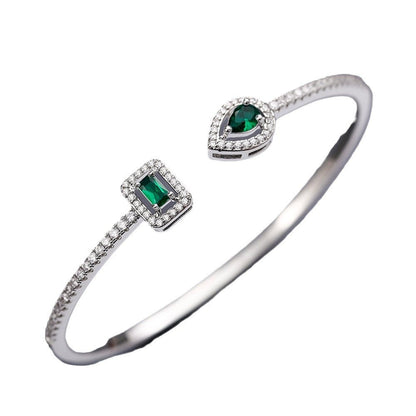 Bracelet ouvert incrusté de Zircon
