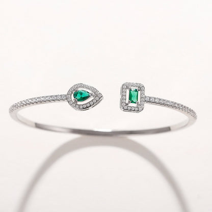 Bracelet ouvert incrusté de Zircon